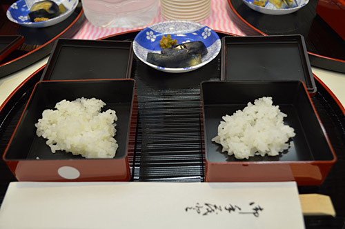 左が「RC-10VWG」で炊いたごはん