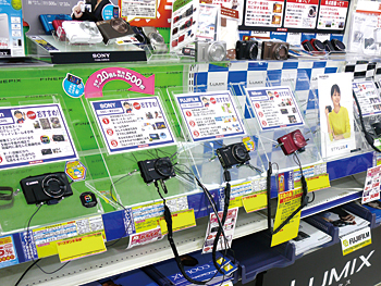 ケーズデンキ水戸内原店では学生がコンパクトデジカメを買っていく