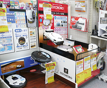 駅前店舗ではロボット掃除機に興味をもつお客様が多い（ヤマダ電機LABI水戸）
