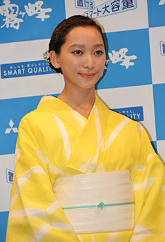 黄色の涼しげな浴衣姿で登場した杏さん