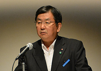 イメージ戦略を説明する梅村常務執行役