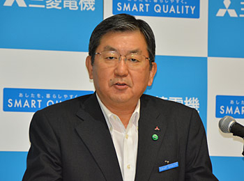 スマート事業計画について説明する梅村執行役