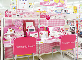 白物家電フロアにさまざまな体験コーナーを設置しているコジマNEW高崎店