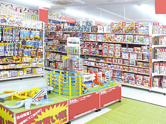 玩具の取り扱いを始めたことでファミリーの来店が増えたコジマNEW高崎店