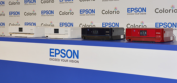 「EP-976A3」(左)と「EP-806AW/AB/AR」