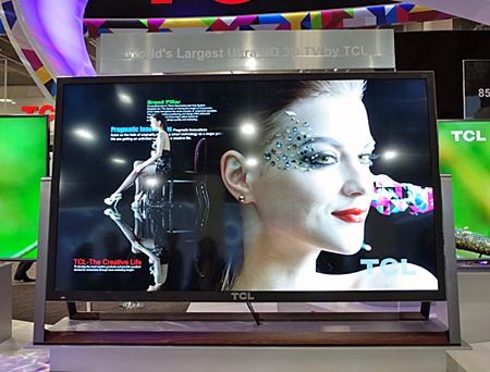 中国のTCL集団が出展した「世界最大」の110型UHD液晶テレビ