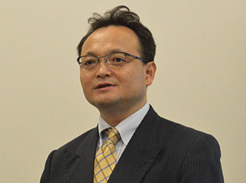 「原音設計」実現の経緯を語る小林是人担当部長