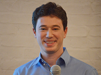 エリオット・マイヤーズCEO