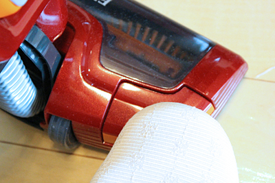 ブラシロールクリーン機能はヘッドのボタンをふむだけでOK