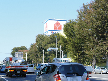 国道16号沿いに店舗を構えるヤマダ電機テックランド相模原店