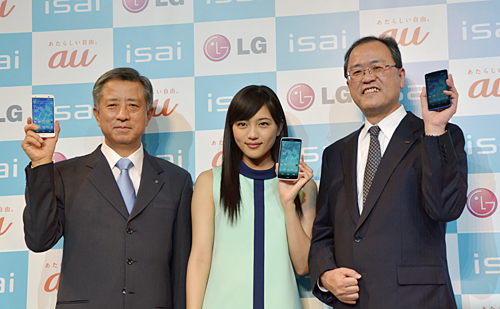 LGの李揆弘社長、川口春奈さん、KDDIの田中孝司社長