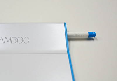 本体にデジタルスタイラスペンを内蔵