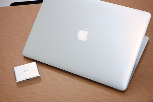 MacBook Airにマッチするデザイン