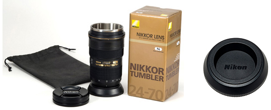 ロゴの入った化粧箱入り。付属のタンブラー用スタンドは、単体でも販売する