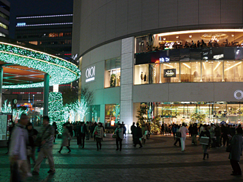 銀座の玄関口・有楽町駅前