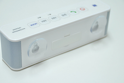 付属の吸盤が取り付けられる