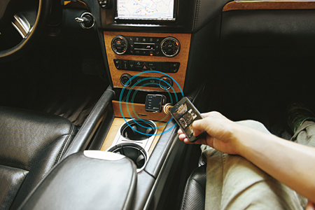 クルマの中でスマートフォンの音楽を楽しめる(イメージ)