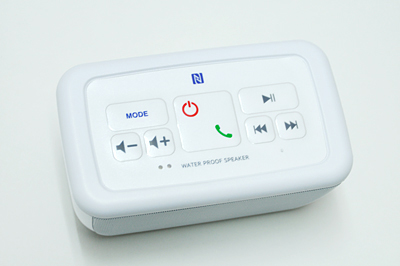 操作ボタンは天面に配置