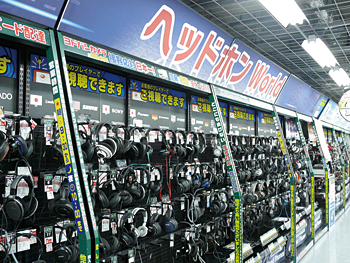 イヤホン、ヘッドホンにも力を入れる