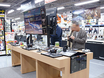 デジタルカメラのフロアに設置した4Kテレビの特設コーナー