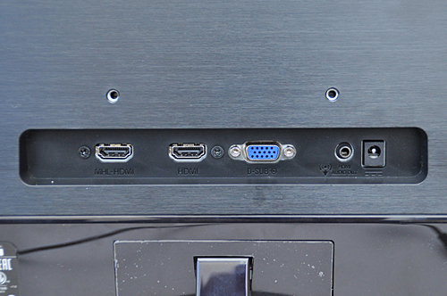 端子部は背面に配置。