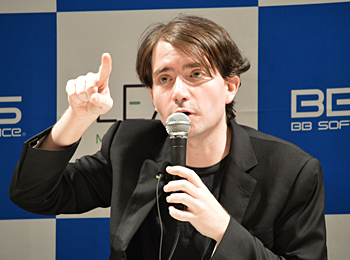 「活用シーンを模索していきたい」と語るバックワードCEO