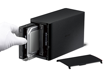 HDDは本体前面から交換できる