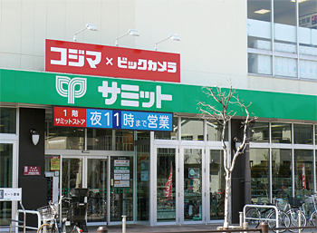 1階に入るサミットストア向台町店との相乗効果は大きい