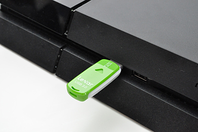 USBメモリを装着してシステムを起動