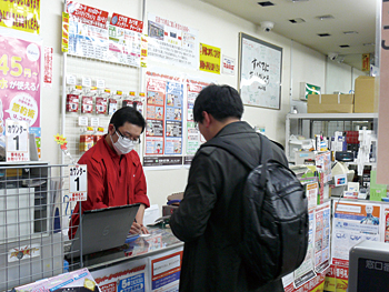 通販サイトで購入した商品を店頭で受け取ることができる