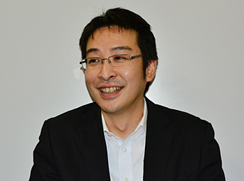 「maxzen」の生みの親、岩崎康志販売事業統括部長