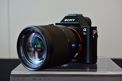 35mmフルサイズセンサ搭載の「α7S」