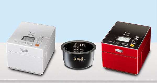 クリスタルホワイト、ルビーレッドの2色