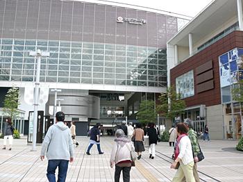 多くの人が利用するたまプラーザ駅の近隣に立地