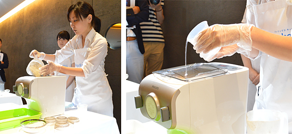 うどん粉を投入して水をゆっくり流し込む