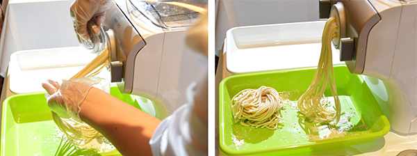 麺カッターで長さを整えて製麺完了