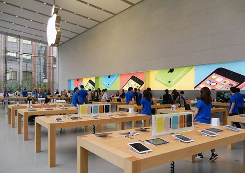 開放感のある広々とした1階フロア