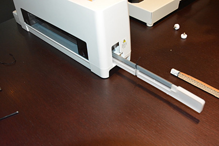 刃をケースで覆った状態で交換する