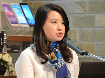 新製品の狙いを語るシンシア・テン部長