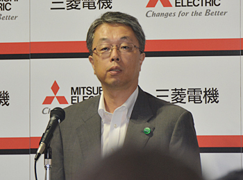 液晶テレビ市場を説明する菊池部長