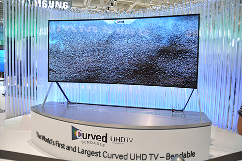 「Curved TV」の魅力を強く訴求したサムスン