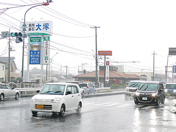 ケーズデンキ上尾店は交通量の多い国道17号沿い