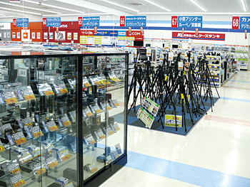 デジタルカメラ関連製品に力を入れる