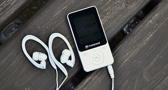 「MP710」と付属のイヤーフック付イヤホン