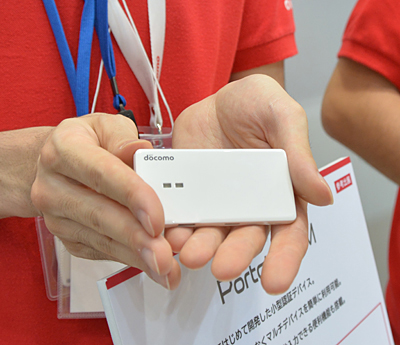 カードサイズの「ポータブルSIM」