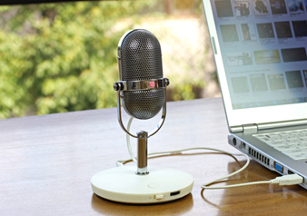 USB ACアダプタからの給電にも対応