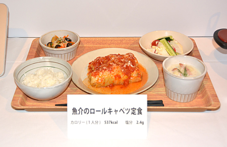 コラボレーションレシピ「魚介のロールキャベツ定食」