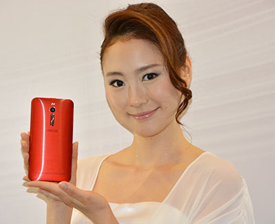 「ZenFone 2」をお披露目