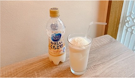 バニラアイス 炭酸ジュース で簡単フロート コンビニにあるもので作ろう n R バニラアイス 炭酸ジュース で簡単フロート コンビニにあるもので作ろう n R