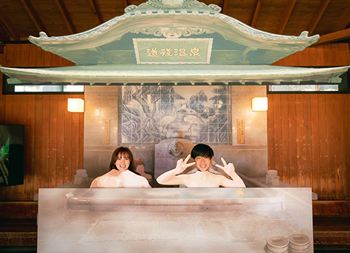 蜷川実花さんが装飾 年末年始は幻想的な 道後温泉 へ n R 蜷川実花さんが装飾 年末年始は幻想的な 道後温泉 へ n R